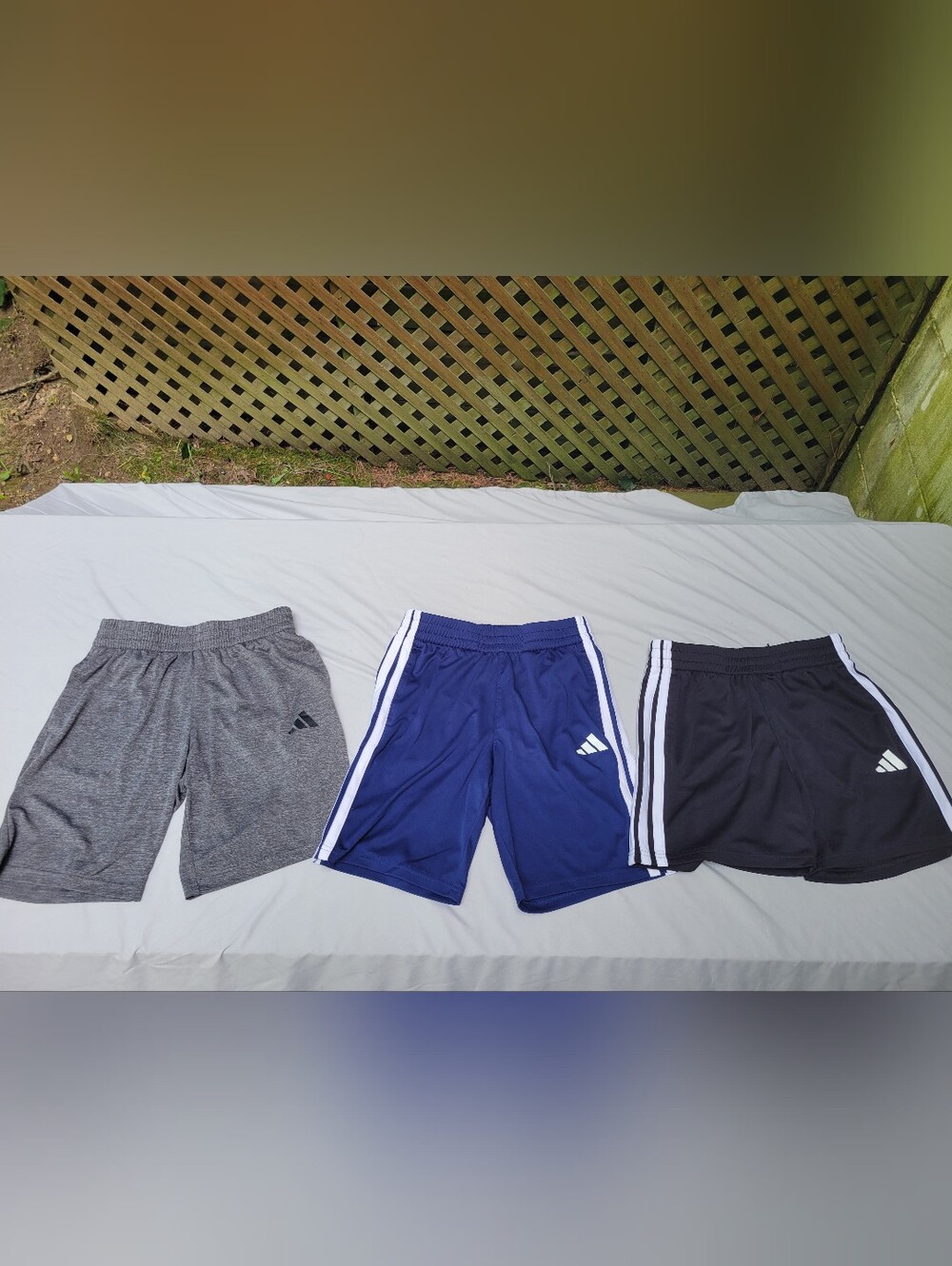Boys Adidas Athletic Shorts Size Medium